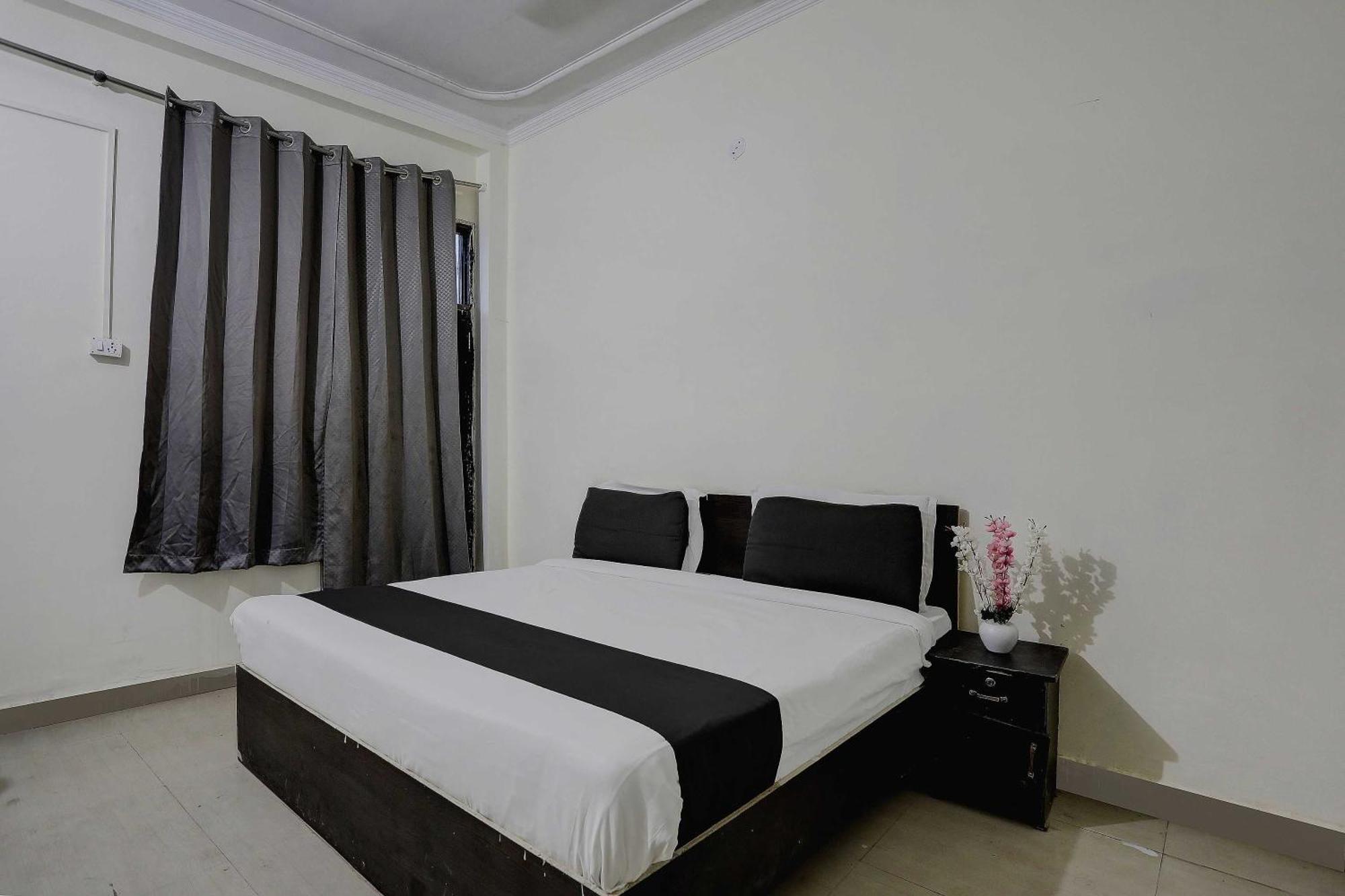 Hotel O Thirty Inns Noida Exterior foto